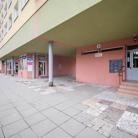 Boutique Living - Yellow Accent Apartment Kosice